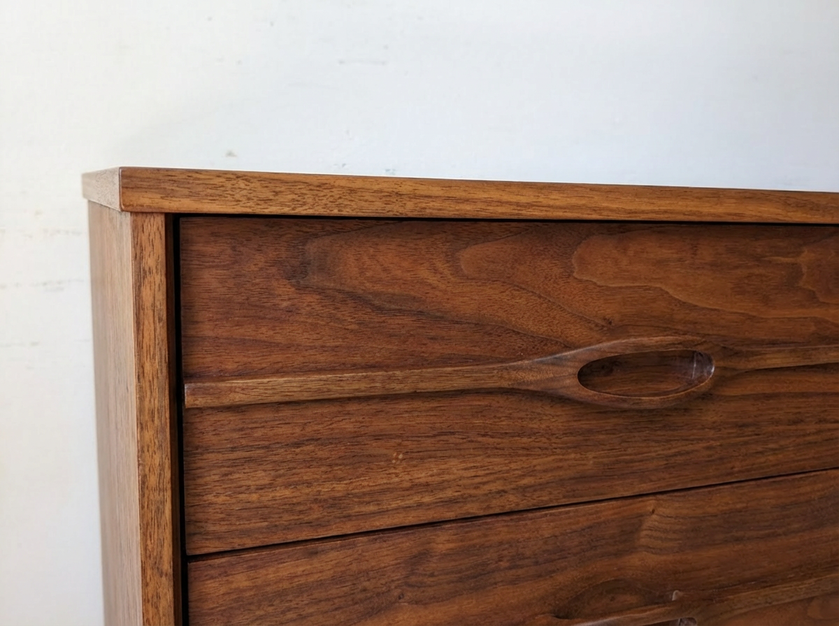 Viscol 9-Draw Walnut Dresser